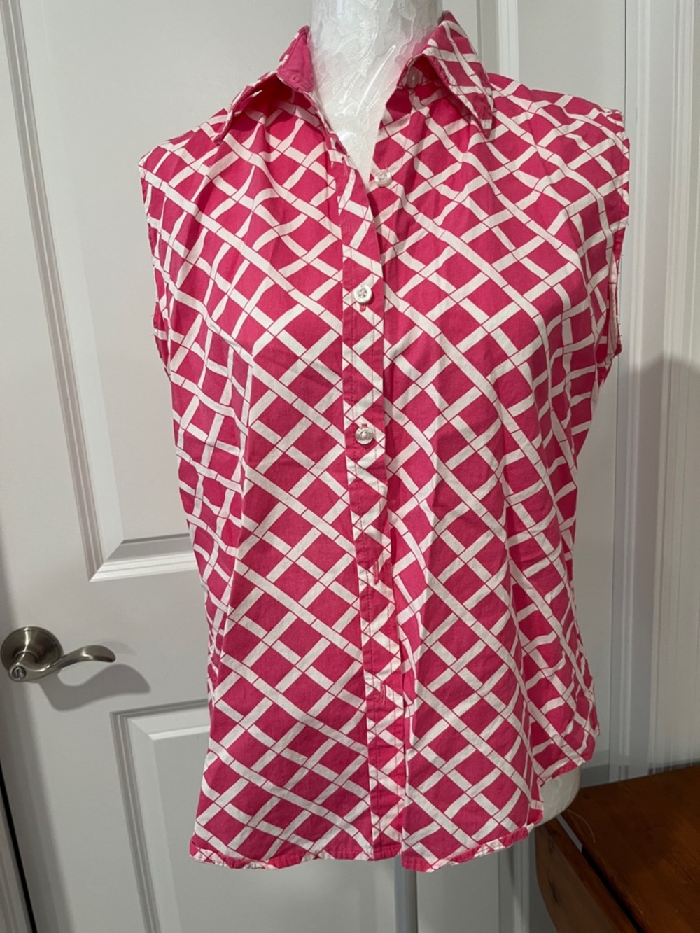 Cape Madras Cape Elizabeth ME I Sleeveless Pink & White Lattice Button-Front Top